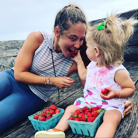 Meet your Posher, Lynzee - Picture 3 of 3